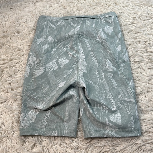 Lululemon Swift Speed High-Rise Short 8" Reverberate Chevron Jacquard Silver Blu - Picture 6 of 7